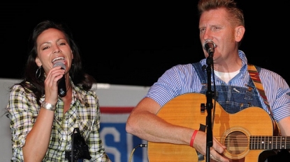 Country Singer Rory Feek Pens Heartbreaking ‘Answer to Prayer’ as Wife Battles