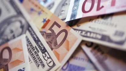 Euro Slides to Six-Month Low Against Dollar