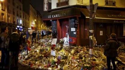 Kerry in Paris to show United States support for France after attacks