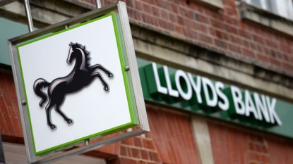 Lloyds Said to Announce Plans Thursday for 1000 Job Cuts