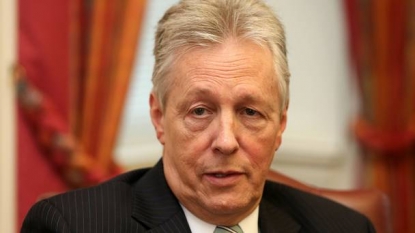 Peter Robinson to step down as Northern Irish First Minister