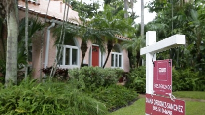 Pending home sales inch up in October