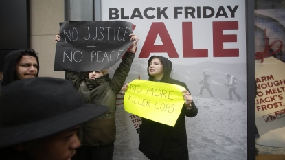 3 arrested in Chicago Black Friday protests