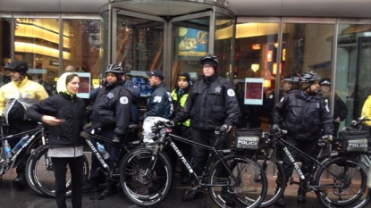 Chicago Protesters Take Over Michigan Ave. on Black Friday over Laquan