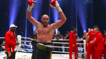 Fury beats Klitschko to world heavyweight title