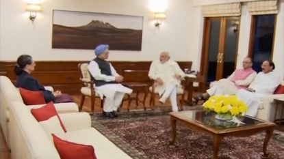 Sonia meets Modi for tea