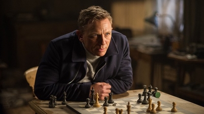 ‘Spectre,’ ‘The Peanuts Movie’ hold box-office top spots