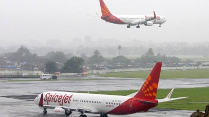 SpiceJet to choose between Airbus and Boeing for plane order