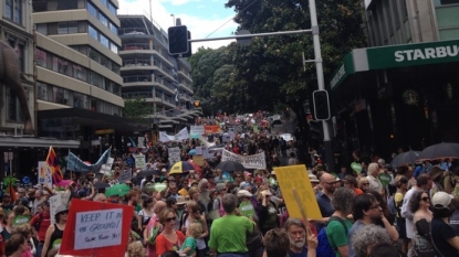 Thousands march over climate change