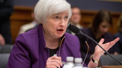 US stocks dip as Yellen eyes December peak