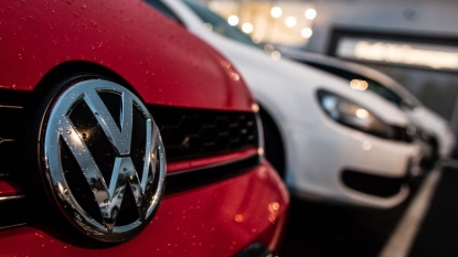 Volkswagen global sales dip 5.3 percent in Oct after scandal