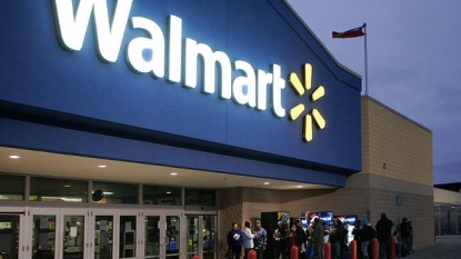 Wal-Mart to offer 2000 Cyber Monday deals the night before