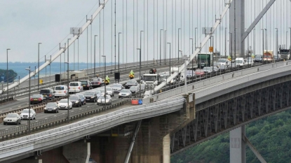 Bridge closure and accident cause traffic chaos in Falkirk area