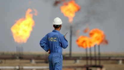 Crude Oil Prices Dip Below $40 Per Barrel As Stockpiles Unexpectedly Increase