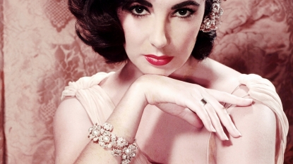 Elizabeth Taylor ran illegal drug ring for HIV patients