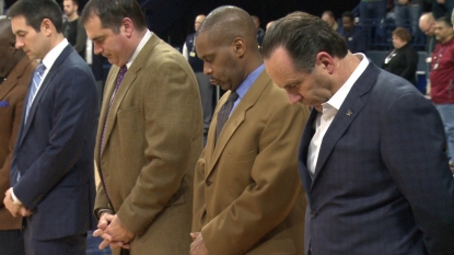 Mike Brey coaches for second time in 2015 after parent’s death