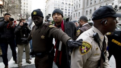 Mistrial in first Freddie Gray cop case