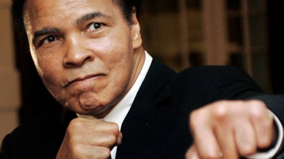 Muhammad Ali jabs Trump for position on Muslims