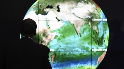 Obama lays out his global warming plans at Paris summit