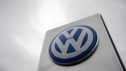 Scandal-hit Volkswagen to cut investments by 1 bn euros: CEO