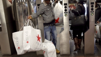 Retail store sales decline on Thanksgiving, Black Friday