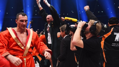 Tyson Fury beats Wladimir Klitschko to become new world heavyweight champion