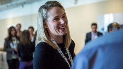 Yahoo CEO Mayer gives birth to identical twin girls