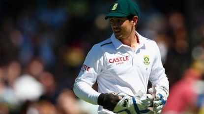 Vilas a late arrival for injured de Kock