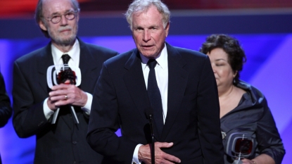 ‘MASH’ actor Wayne Rogers dies at 82