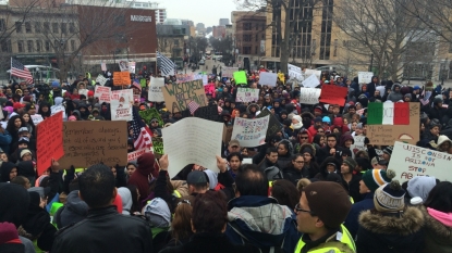 Crowd rallying against immigration bills growing at Capitol