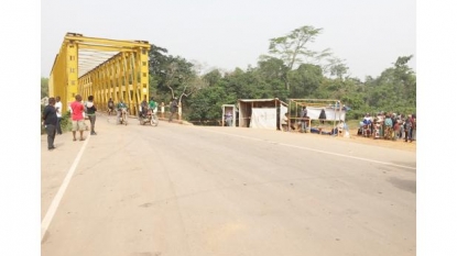 Liberia closes border with Ebola-hit Guinea