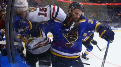 Brouwer puts Blues over top, Blackhawks eliminated