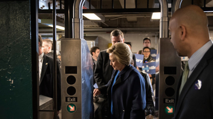 Hillary Clinton struggles with New York City MetroCard