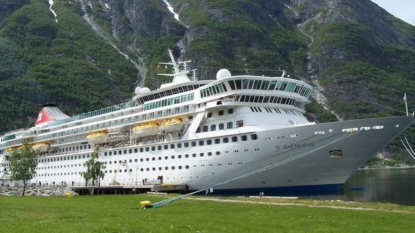 Passengers on cruise ship docked in Maine may have norovirus