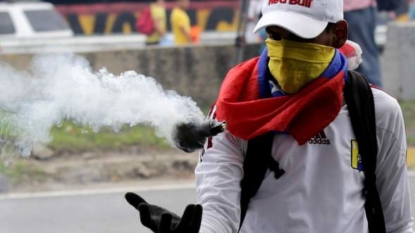 Venezuelan anti-government protesters clash with police