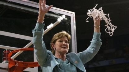 Basketball legend Summitt passes away at 64