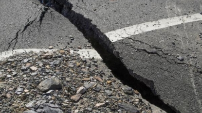 Shallow earthquake shakes some in southern California awake