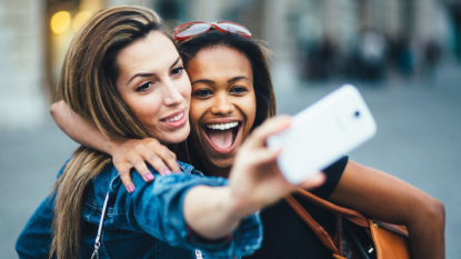 Beware! ‘Selfie elbow’ Is Now A Real Medical Condition