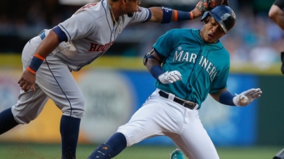 Iwakuma, Cano help Mariners beat Astros 1-0