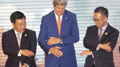 Kerry meets Southeast Asia ministers after Chinese win