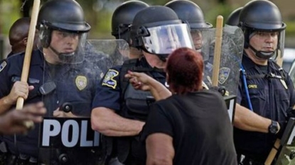 Protests continue in Baton Rouge, police block I-10 ramps