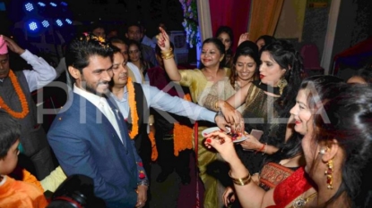 Sambhavna Seth gets hitched to longtime boyfriend Avinash Dwivedi