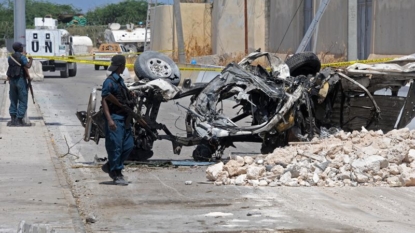 10 killed in twin explosions in Somalia