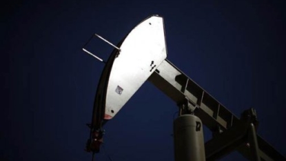 Oil extends losses as US crude, gasoline stocks rise last week