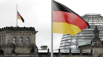 German Investor Confidence Rises but Concerns Remain