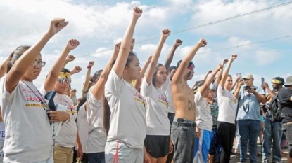 In North Dakota, people vs. oil pipeline protest strengthens