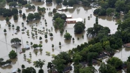 Louisiana flooding kills 10, impacts 40000 homes