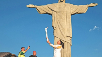 Pele not to light Rio Olympic cauldron due to muscle pain