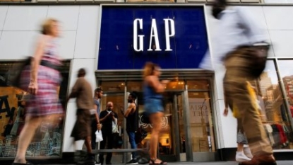 Gap Profit Down, But Tops Street; Outlook Weak