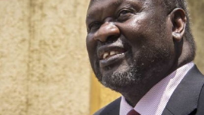 South Sudan: Sacked vice president Riek Machar flees country amid violence